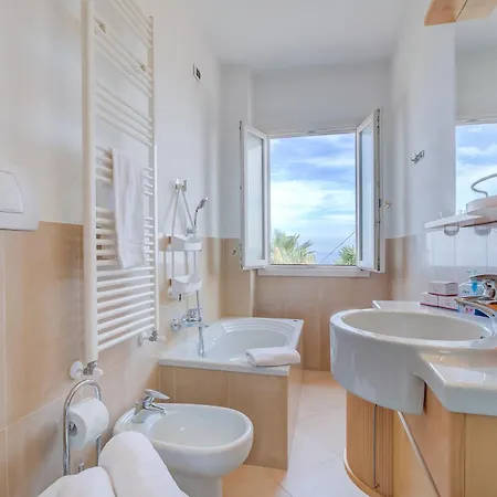 Palms Villa - Sea View Terrace And Parking - Happy Rentals *
