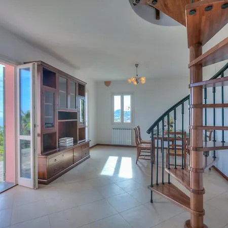Palms Villa - Sea View Terrace And Parking - Happy Rentals