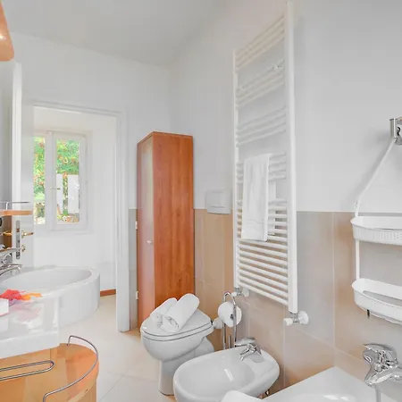 Palms Villa - Sea View Terrace And Parking - Happy Rentals